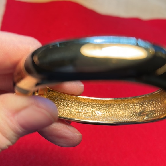 Signed Ciner Modernist Hinged bangle bracelet - Picture 8 of 12